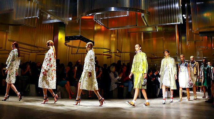 Обзор Buro 24/7: Prada, весна-лето 2016