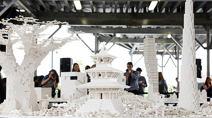 LEGO-утопия Олафура Элиассона в Нью-Йорке