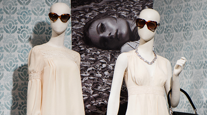 Prada создали капсульную коллекцию платьев Spring Package