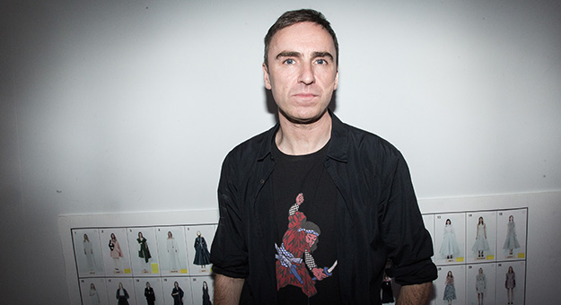 Раф Симонс объяснил, почему покинул Dior ради Calvin Klein