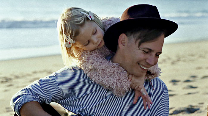 Новый клип группы \"Мумий Тролль\" \"С чистого листа\"