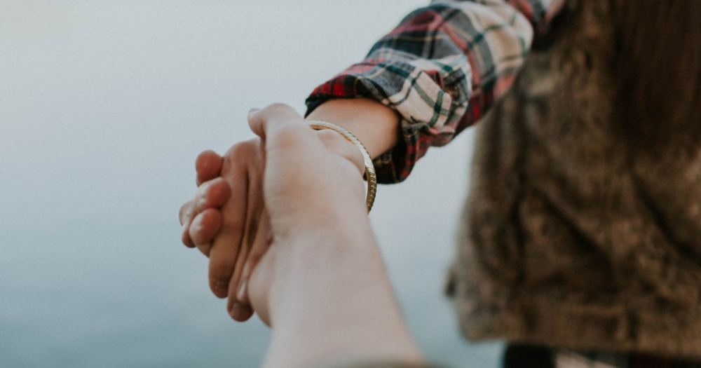 Вопрос психологу: как строить отношения с человеком с избегающим типом привязанности