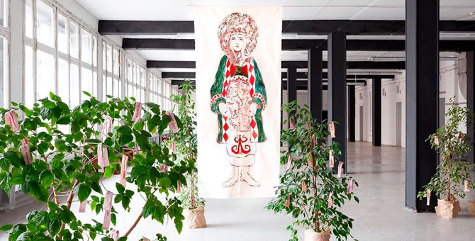 Художница Анна Самойлова открыла выставку о стигматизации жертв насилия