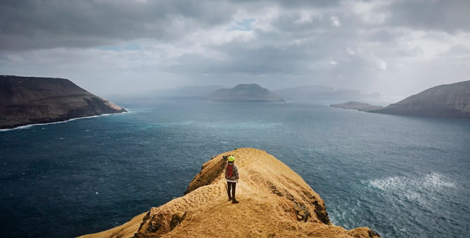 Фарерские острова позволили туристам управлять местными жителями онлайн