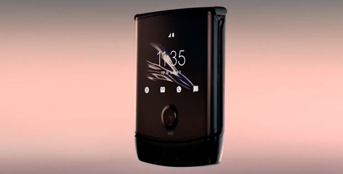 Motorola возродила модель Razr в виде сенсорной раскладушки