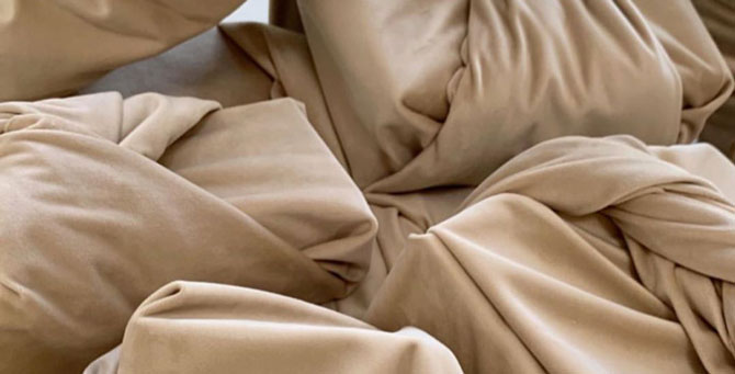 Ким Кардашьян оформила рождественские подарки в нюдовом цвете, и вот что получилось