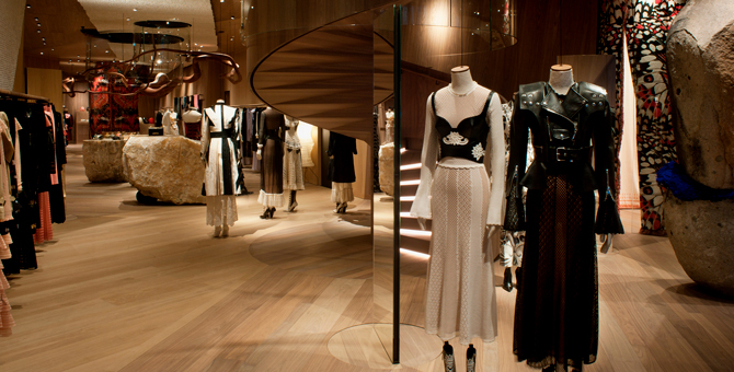 В Лондоне открылся новый флагманский бутик Alexander McQueen