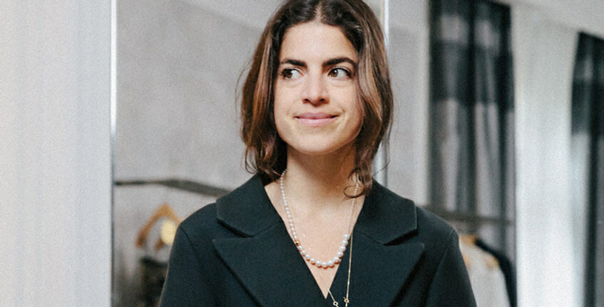 Леандра Медин пробралась в ателье Dior и устроила там пикник