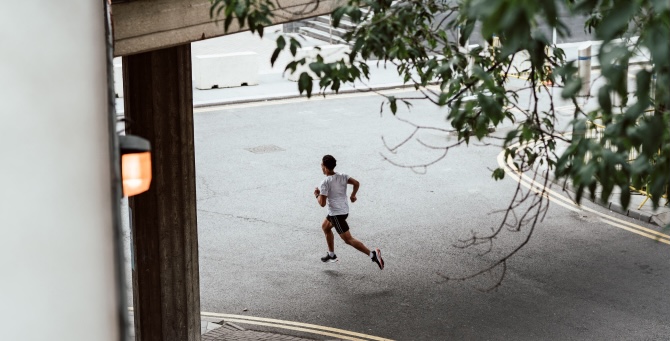Появилось фитнес-приложение, которое превращает бегуна в героя фантастических историй