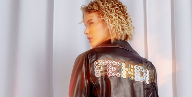 Ностальгия по 90-м в съемке Таисии Румянцевой для Second Friend Store