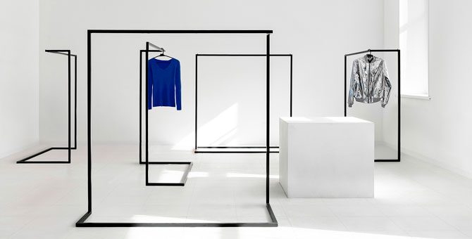 В Петербурге открылся аскетичный секонд-стор Svalka по проекту бюро mptns