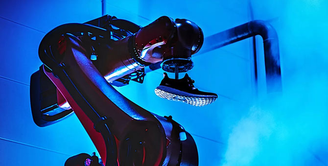 adidas закрывает роботизированные фабрики по производству кроссовок