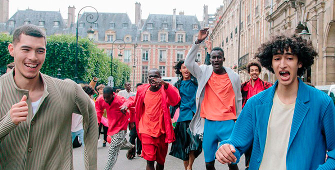 Issey Miyake выпустил документалку о линейке Homme Plissé