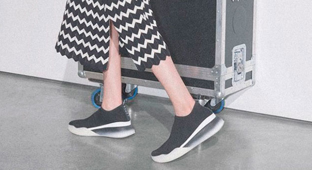Стелла Маккартни сделала кроссовки, которые можно переработать на 100%