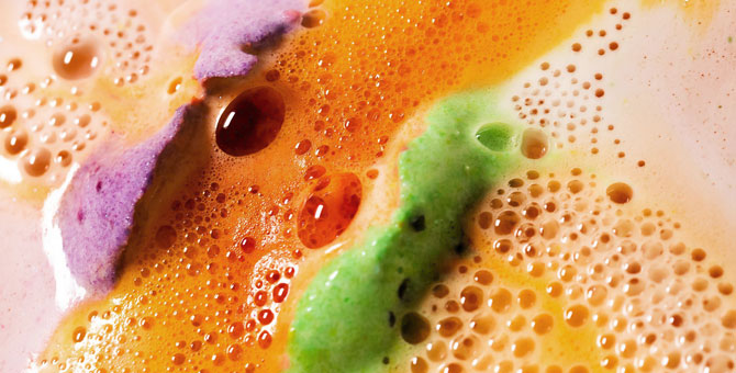 Lush посвятил новую бомбочку для ванны ретроградному Меркурию