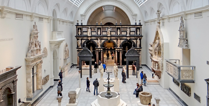 Музей Виктории и Альберта назвал галерею в честь Элтона Джона