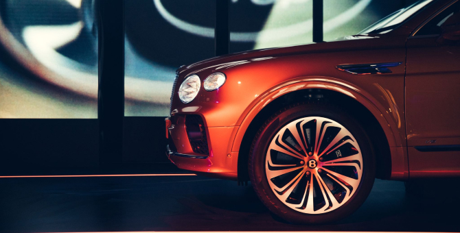 В Москве показали новый Bentley Bentayga