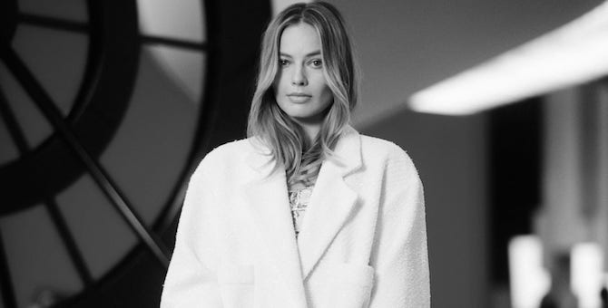 Марго Робби, Ванесса Паради и другие гости показа Chanel в Париже