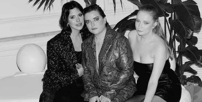 Друзья BURO. поздравляют с пятилетием телеграм-канал «Антиглянец»