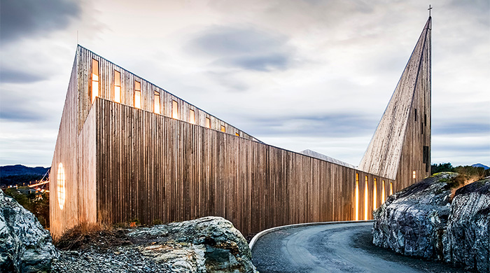 Стучим по дереву: древнейший материал в архитектуре