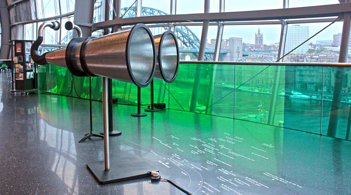 Туристические аудиобинокли от Доминика Уилкокса