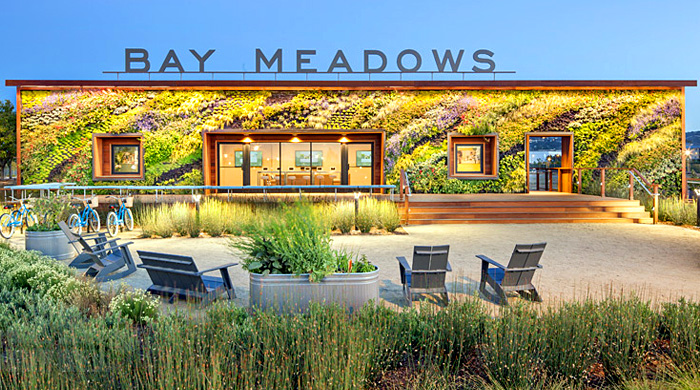 Цветочный фасад Bay Meadows Welcome Center