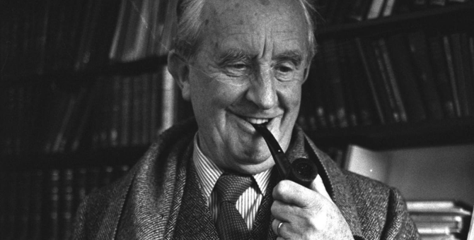 Письмо Толкина, в котором он сравнивает себя с хоббитом, продали на аукционе за 20,5 тысячи долларов