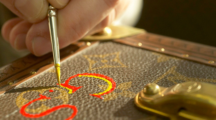 Louis Vuitton открыл в Париже pop-up магазин L'Aventure