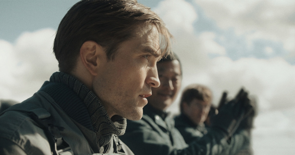 Ценность каждой жизни, колонизаторство и власть в руках идиотов: о чем размышляет Пон Джун-хо в фильме «Микки 17»