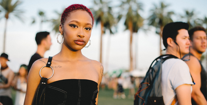 Брюки-карго и панамы: что носят гости фестиваля Coachella