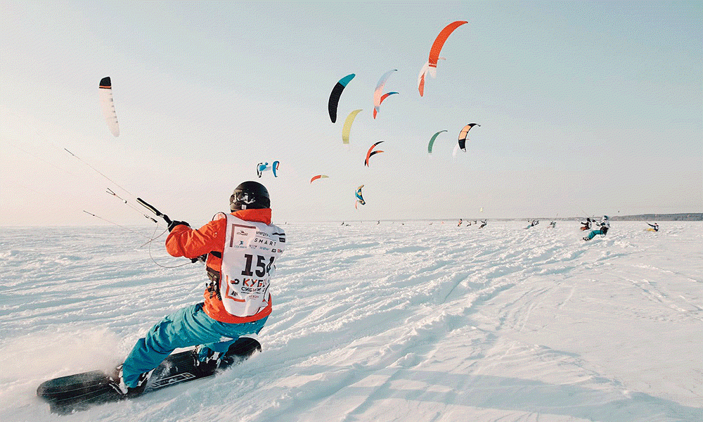 Сноукайтинг, купание в проруби и керлинг: зимние виды спорта для тех, кто не сидит на месте в новогодние праздники