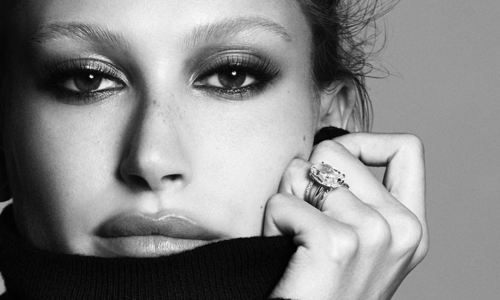 Модель и трендсеттер современности: Хейли Бибер в 10 фотографиях