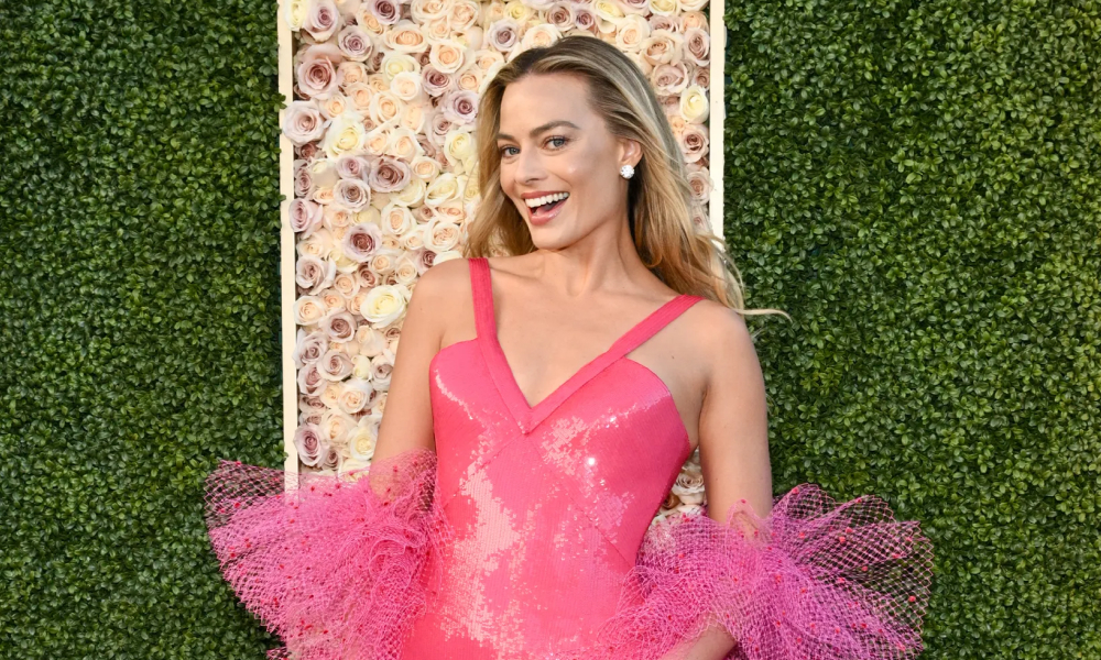 Марго Робби в Armani Prive и Тимоти Шаламе в Celine: красная дорожка «Золотого глобуса – 2024»