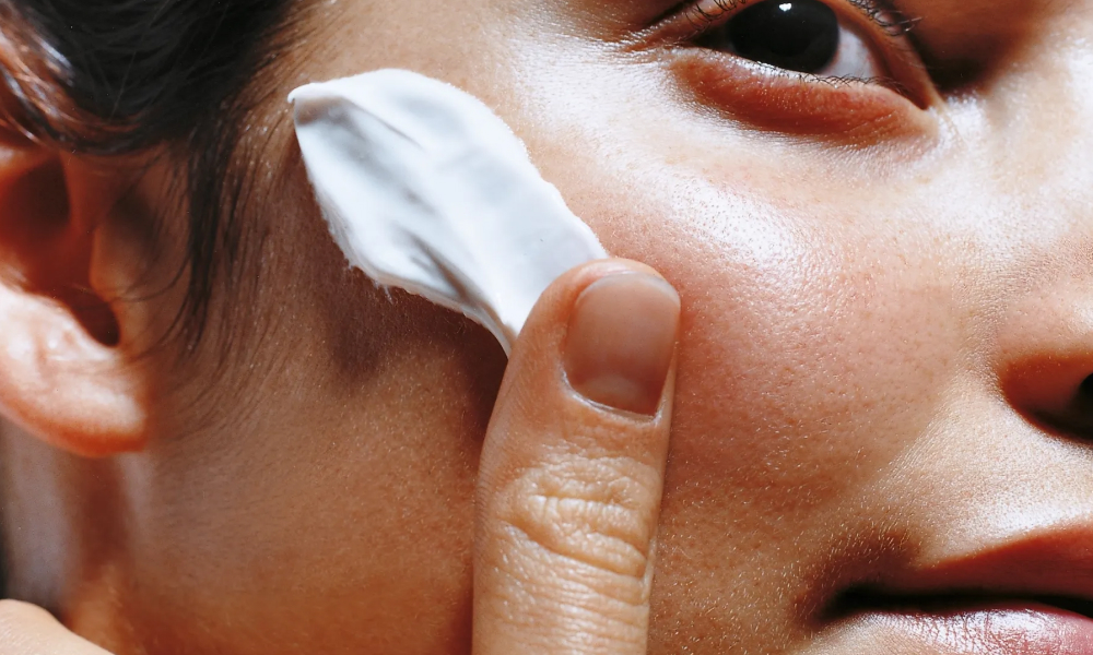 Косметика anti-age: с какого возраста нужна и как правильно подобрать? Обсудили со специалистом