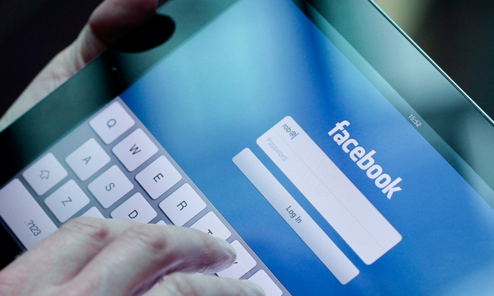 Кто и как чистит фейсбук от ненависти и экстремизма