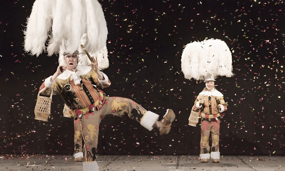 10 спектаклей осени, которые неприлично пропускать