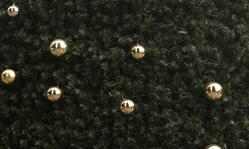 Как украсить дом к Новому году за небольшие, большие и очень большие деньги