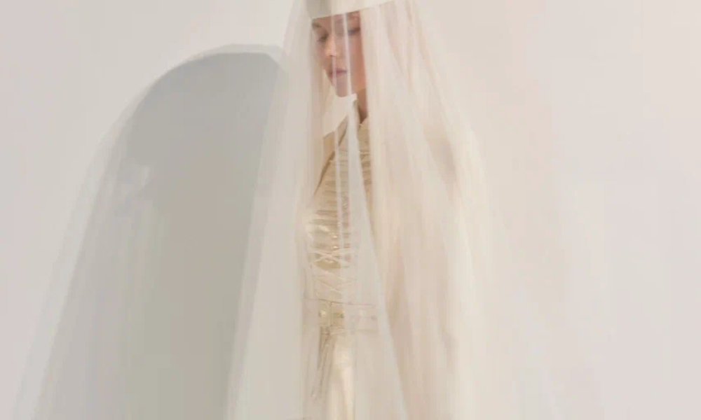 Белый день: из чего состоит свадебная капсула Мадины Саральп для Front