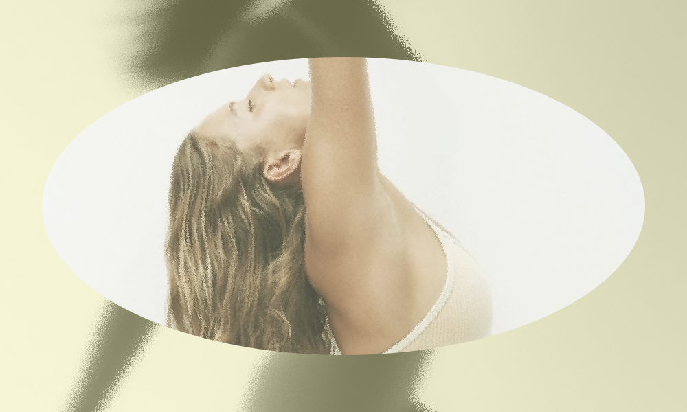 Какая тренировка на 15 минут поможет платью сесть идеально? Показывает тренер