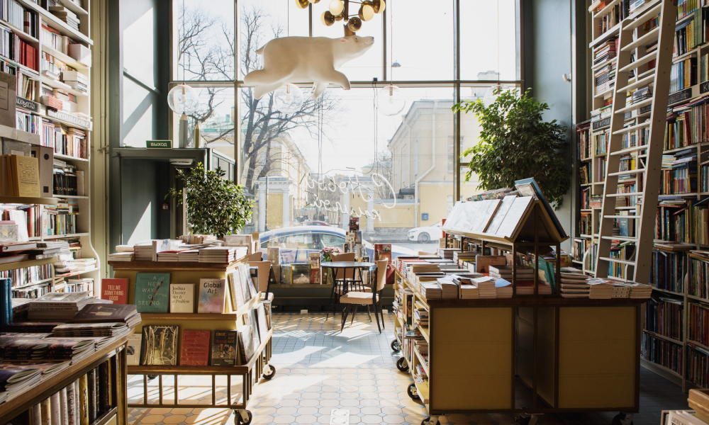 От «Фаланстера» до «Буревестника»: 15 независимых книжных Москвы, Петербурга — и не только
