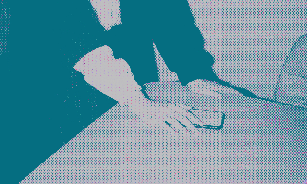 Как снизить тревожность и провести цифровой детокс на майских праздниках? Отвечает эксперт