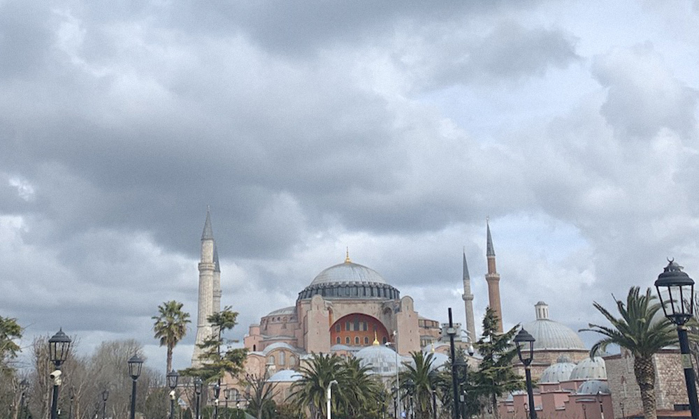 Коронавирус в Стамбуле и Москве: дневник карантина сотрудницы «Гаража», прилетевшей из Турции
