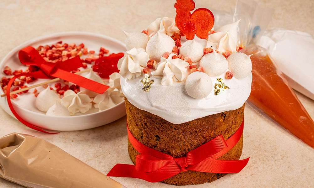 Панеттоне с миндалем и куличи с бабочками: 14 лучших пасхальных десертов от московских шефов