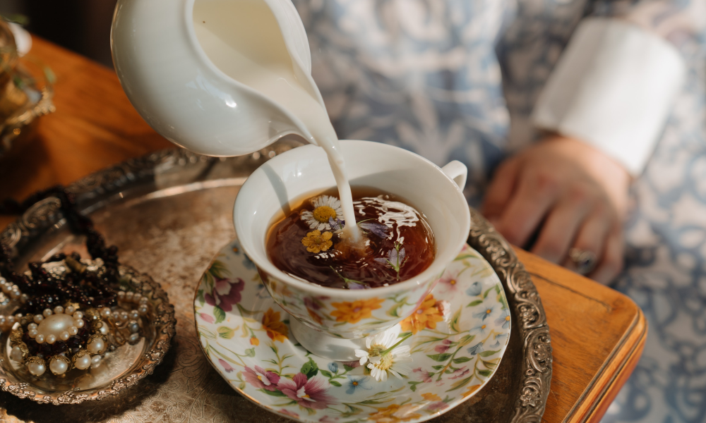 Почему травяной чай — лучший напиток для лета