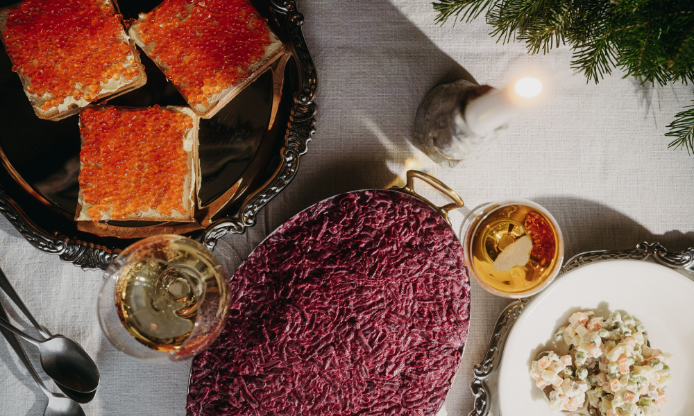 Бранчи, десерты и спешелы: 12 предложений московских ресторанов, чтобы поднять новогоднее настроение