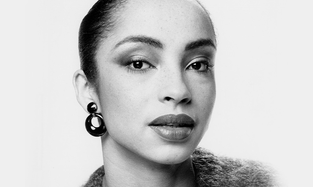 Гипнотическая нежность и безграничная женственность: за что мы любим Sade