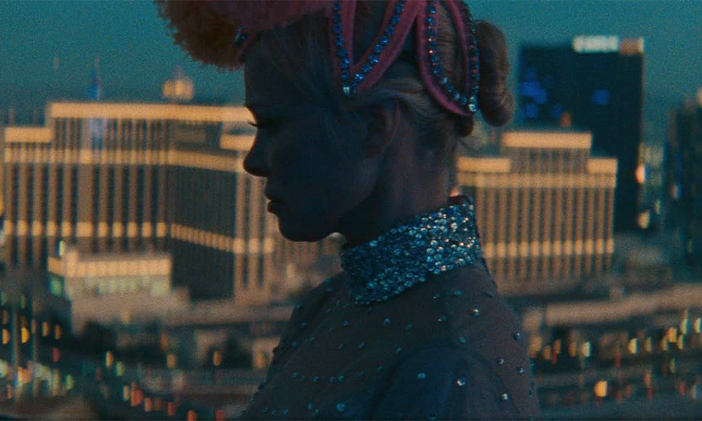 Материнство и эйджизм: что волнует Джию Копполу в фильме «Шоугерл»