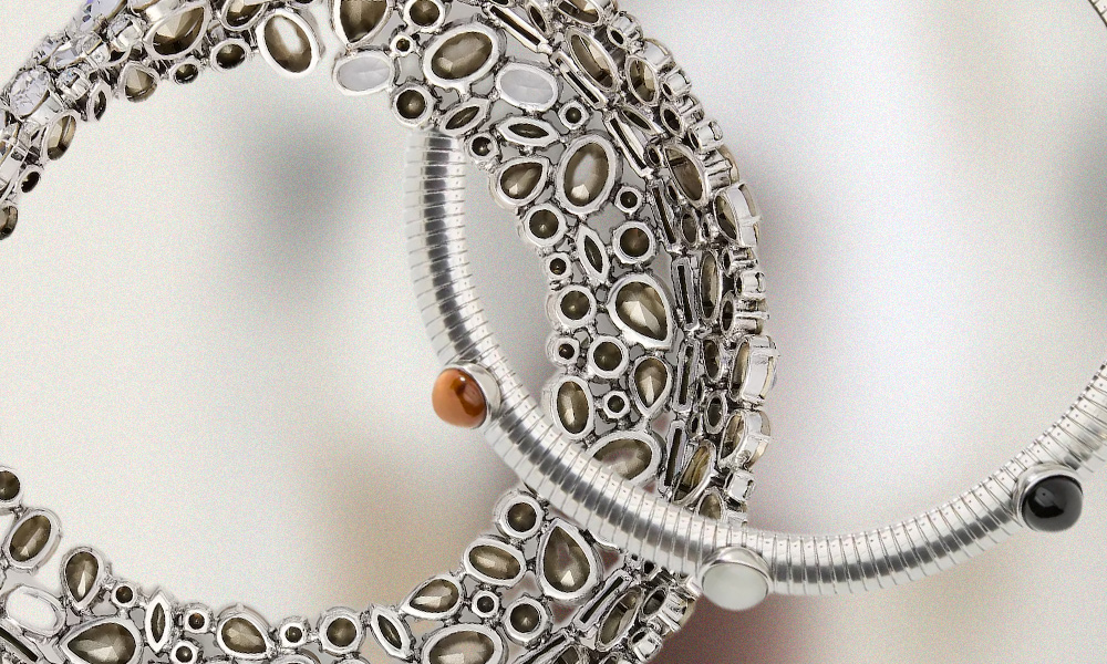 Королевская роскошь, минимальный минимализм и другие бижу-тренды весна-лето 2026