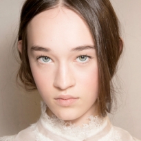 10 салонов красоты, в которых лучше всего работают с бровями