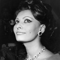 Канны: легендарные бьюти-образы с ковровой дорожки